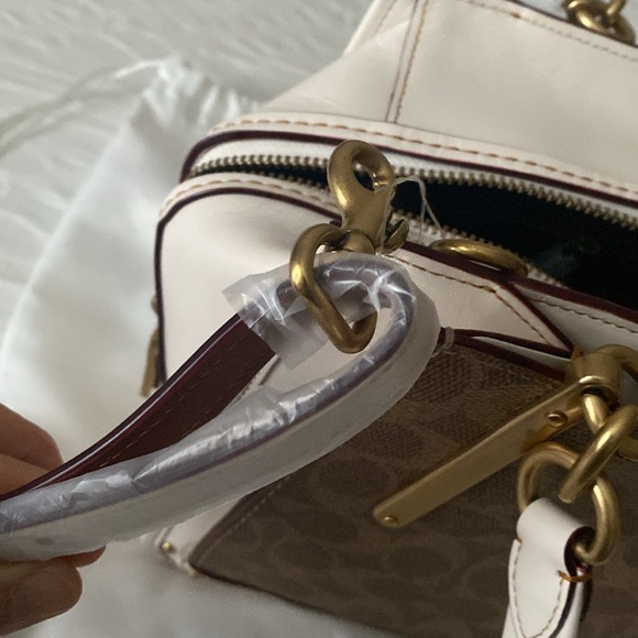 Coach hand bag - Picture 13 of 13